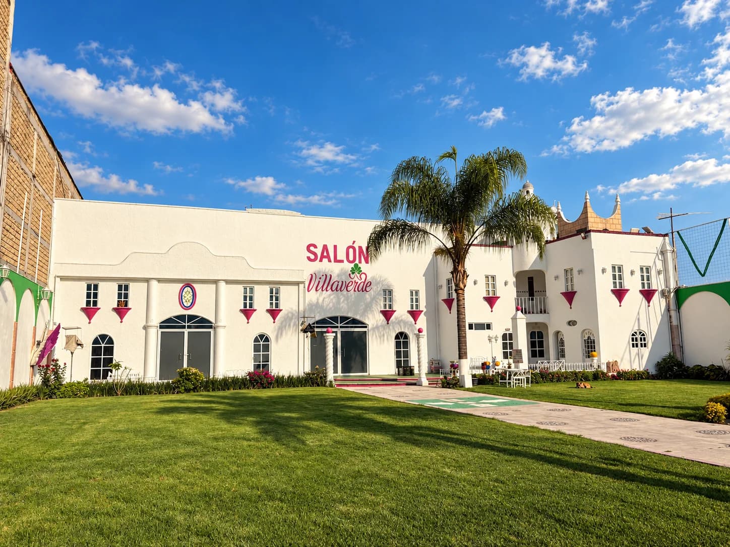 Fachada del Salón de Fiestas Villaverde en Chalco estilo hacienda